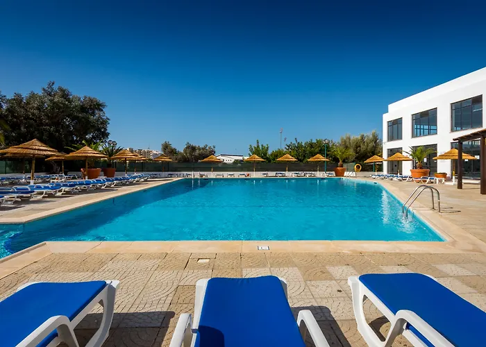 Apartmanhotel Janelas Do Mar Turisticos 3*