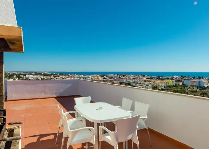 Apartmanhotel Janelas Do Mar Turisticos 3*